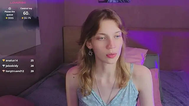 Chat XXX en directo de Emily_Cartex