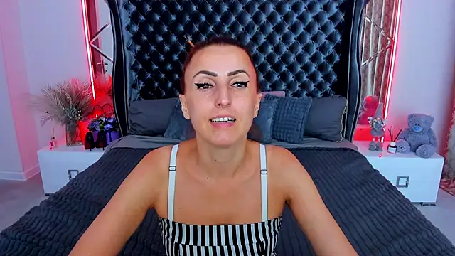 XXX chat uživo modela Rebecca_Diamond