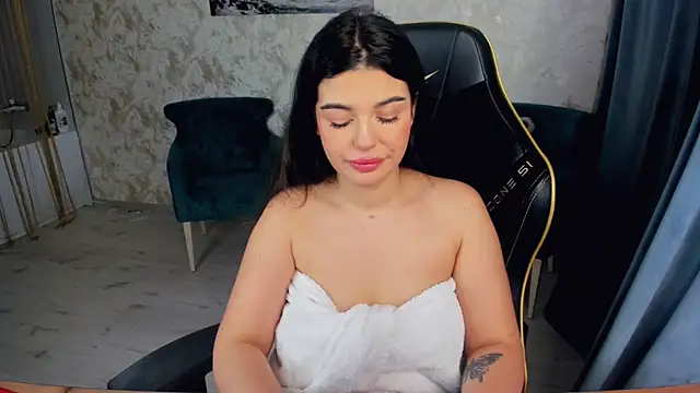 AlluringAriel Chat XXX in diretta