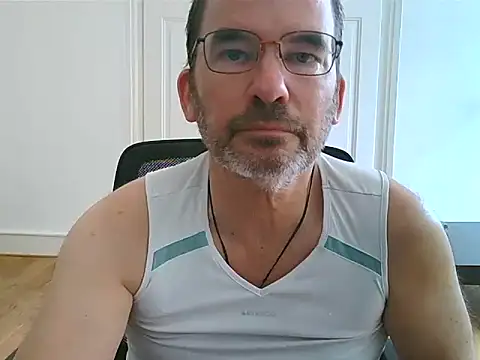 XXX chat uživo modela stallionrider88