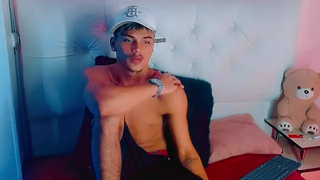 Angel_foxc13 Adlı Modelin Canlı XXX Sohbeti