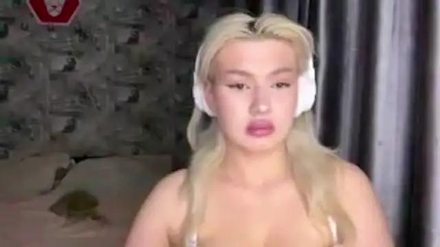 SpotlessParaffin Live XXX-chat