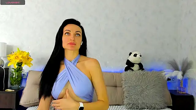 Tina_Mart Adlı Modelin Canlı XXX Sohbeti