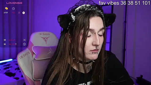 Онлайн чат XXX Alice_Goth