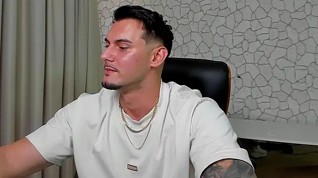 Chatroom XXX en direct de ClintMasters