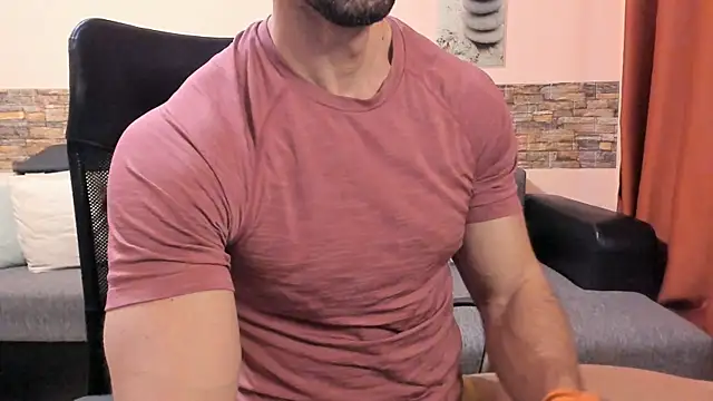 Živý XXX chat HotHunkTrainer