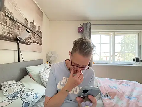 Czat XXX na żywo – Curvy-Jinx