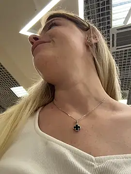 HarrietDart Adlı Modelin Canlı XXX Sohbeti