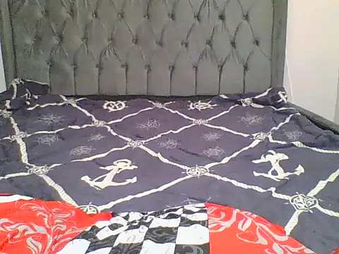 hornyqueen93 élő XXX-chatje