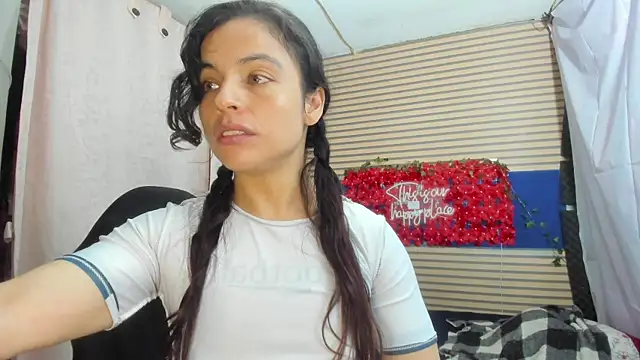 rosse_2504 Chat XXX live