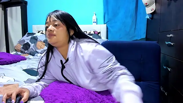 LazyandSniffer28 Adlı Modelin Canlı XXX Sohbeti