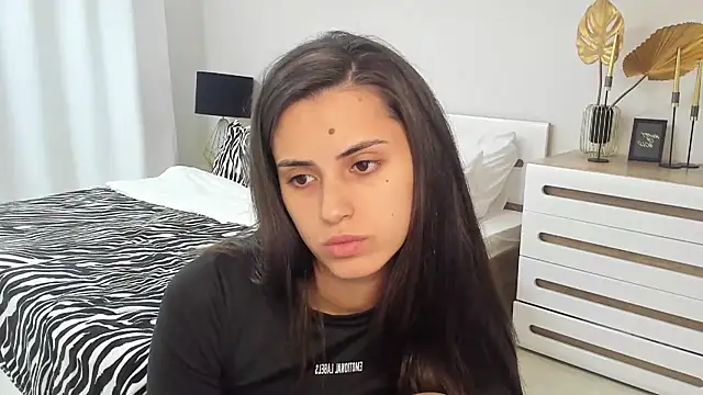 Chatroom XXX en direct de Jasmine_Stewart