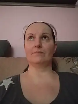 Chat XXX en directo de BustyLadyAlma