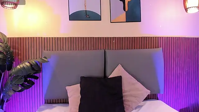 NicolleeEvanss Chat XXX live