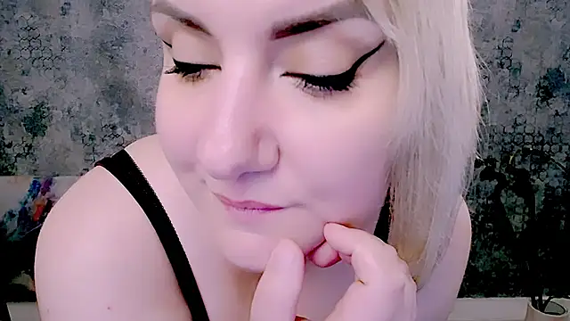 Djullian Live XXX chat