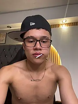 Czat XXX na żywo – Dominik_Souza