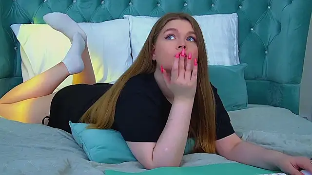 CrystalLyons Live XXX Chat