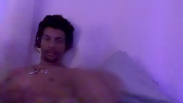 Chat +18 de HoleBreeder ao vivo