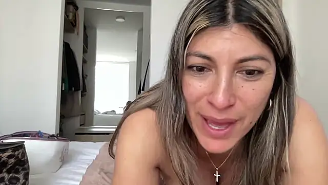 LunaBeya Live XXX Chat