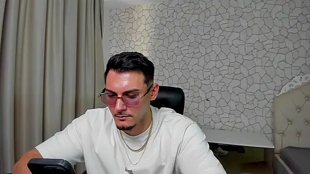 ClintMasters Chat XXX live