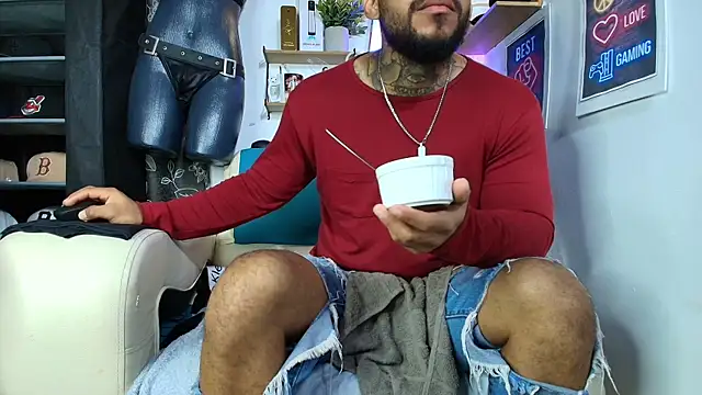 Chatroom XXX en direct de Leenar_Key