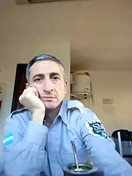 Alejandro83bsf 现场XXX聊天
