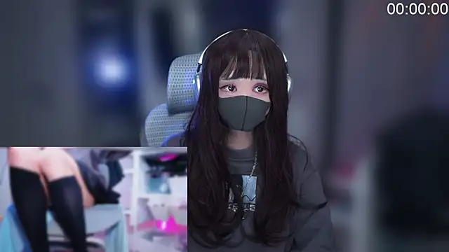 Envyko XXX чат на живо