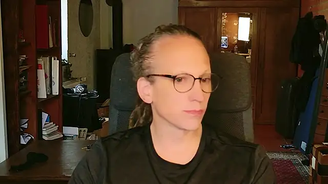 MaxiEmily Live XXX-chat