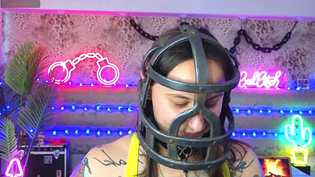 Cool_Freak_ Chat XXX in diretta