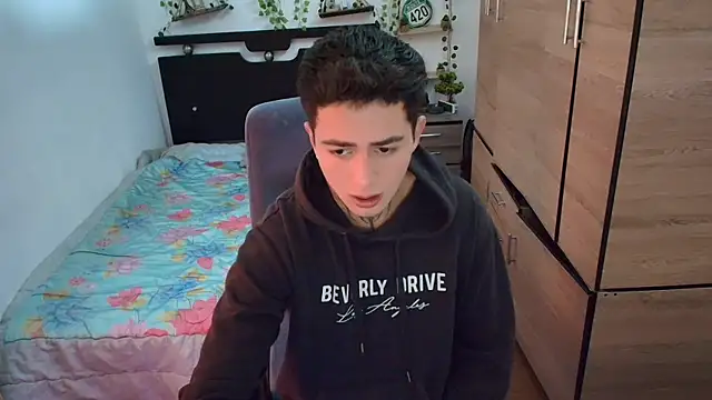 Chat XXX Live santii_ss