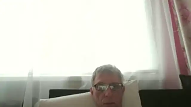 BobbyXRoyal's Live XXX Chat