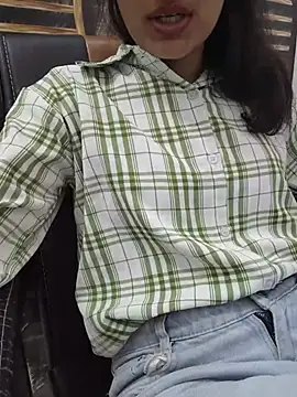 Ritika_jha01 élő XXX-chatje