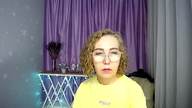 צ'אט XXX בשידור חי של queen_a_n_i