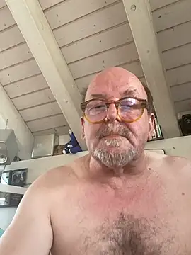 wankcellar's Live XXX Chat