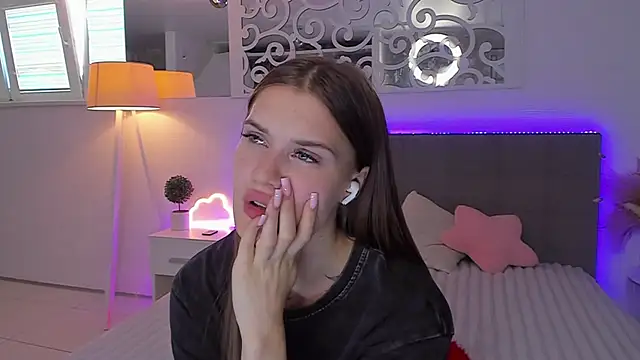 LuisaClover's Live XXX Chat