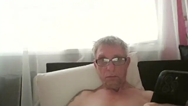 BobbyXRoyal's Live XXX Chat