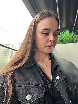 Chat +18 de KristiRich ao vivo