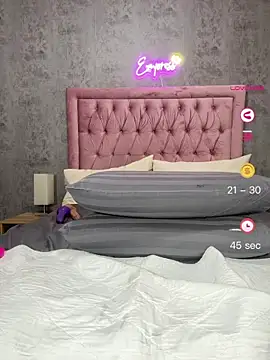 VixenRoyaleX live XXX chat