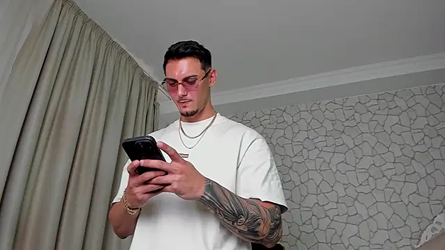 Онлайн чат XXX ClintMasters