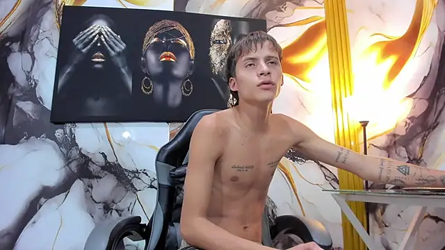 mono_blonde Show in webcam