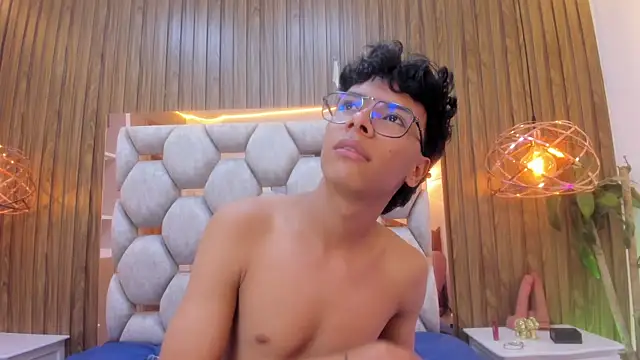 adams_bobby 现场XXX聊天
