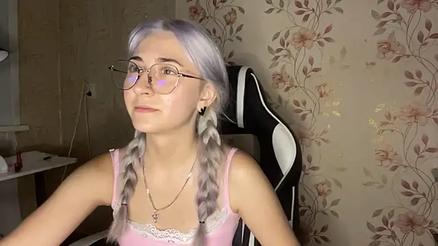 WhitePowerGirl's Live XXX Chat