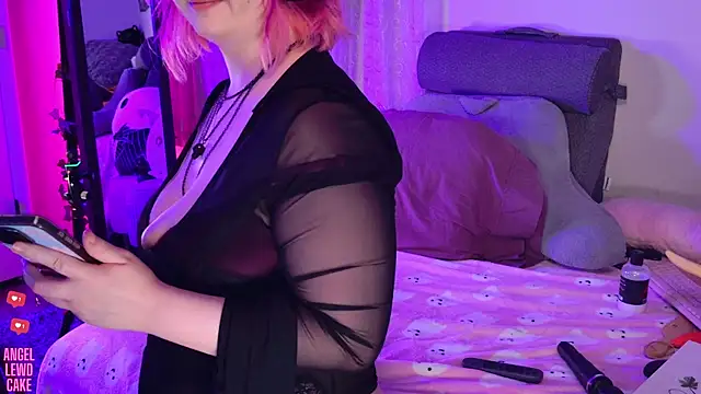 Czat XXX na żywo – Angel-Lewd-Cake