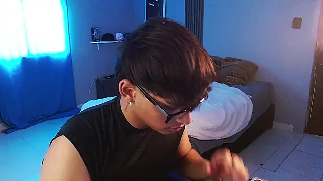 Živý XXX chat Mr_yisuzz