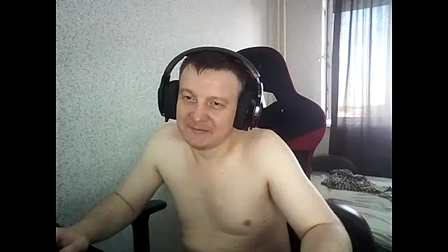 MysteriousWanderer Show in webcam