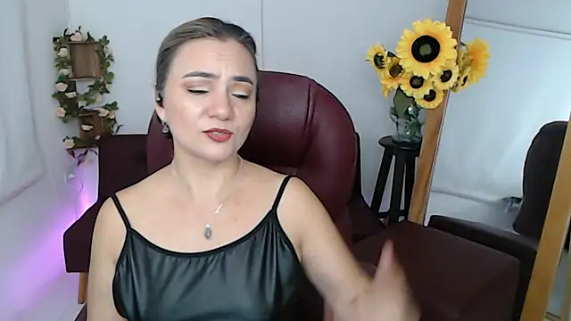 دردشة ana_milf الجنسية المباشرة