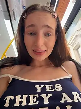 -missbehaving- Live XXX-chat
