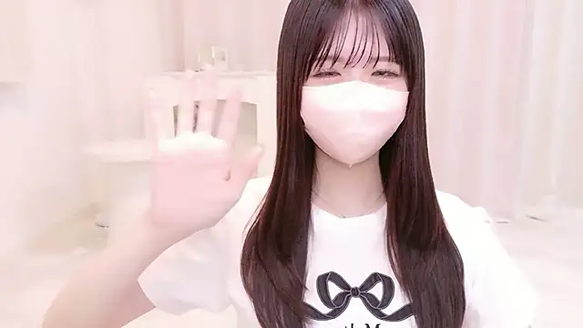 YuinyaaaのライブXXXチャット