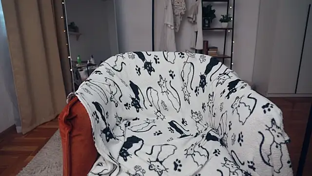 FaaBinaa élő XXX-chatje
