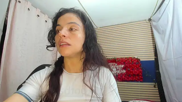 rosse_2504n Live XXX chat